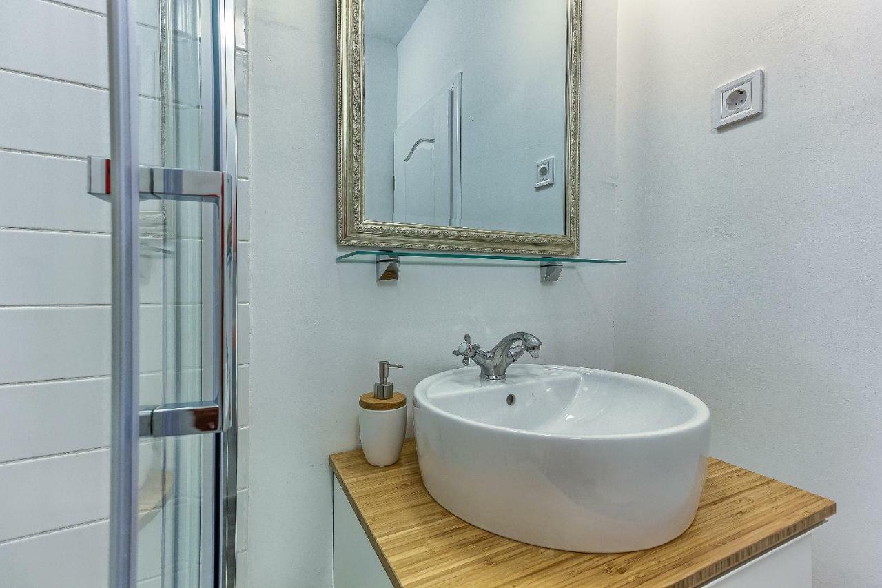 Charming Studio Apartment Спліт Екстер'єр фото