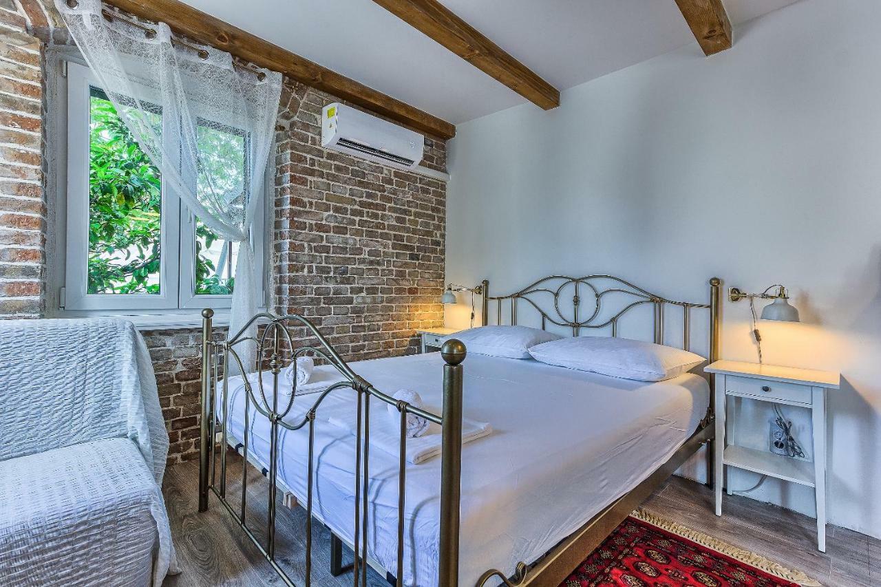 Charming Studio Apartment Спліт Екстер'єр фото