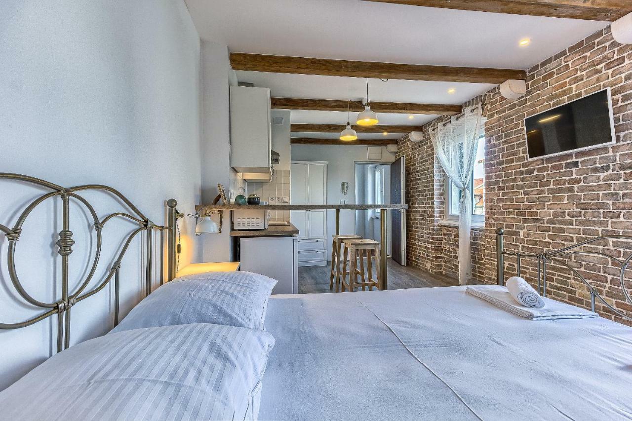Charming Studio Apartment Спліт Екстер'єр фото