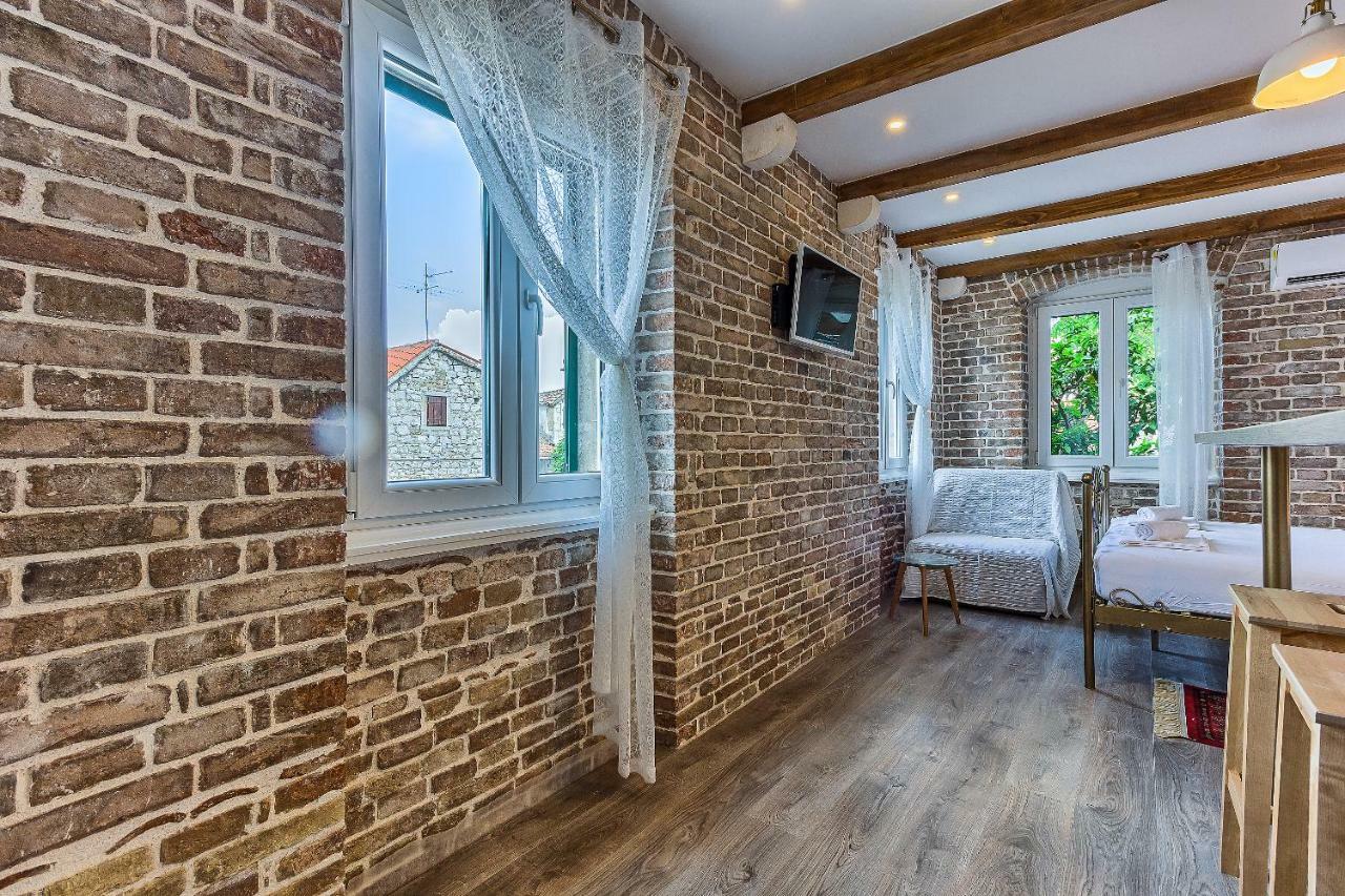 Charming Studio Apartment Спліт Екстер'єр фото