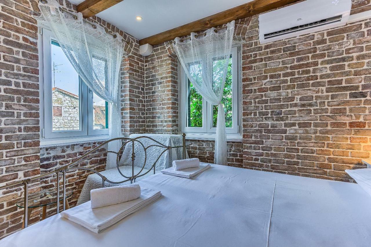 Charming Studio Apartment Спліт Екстер'єр фото