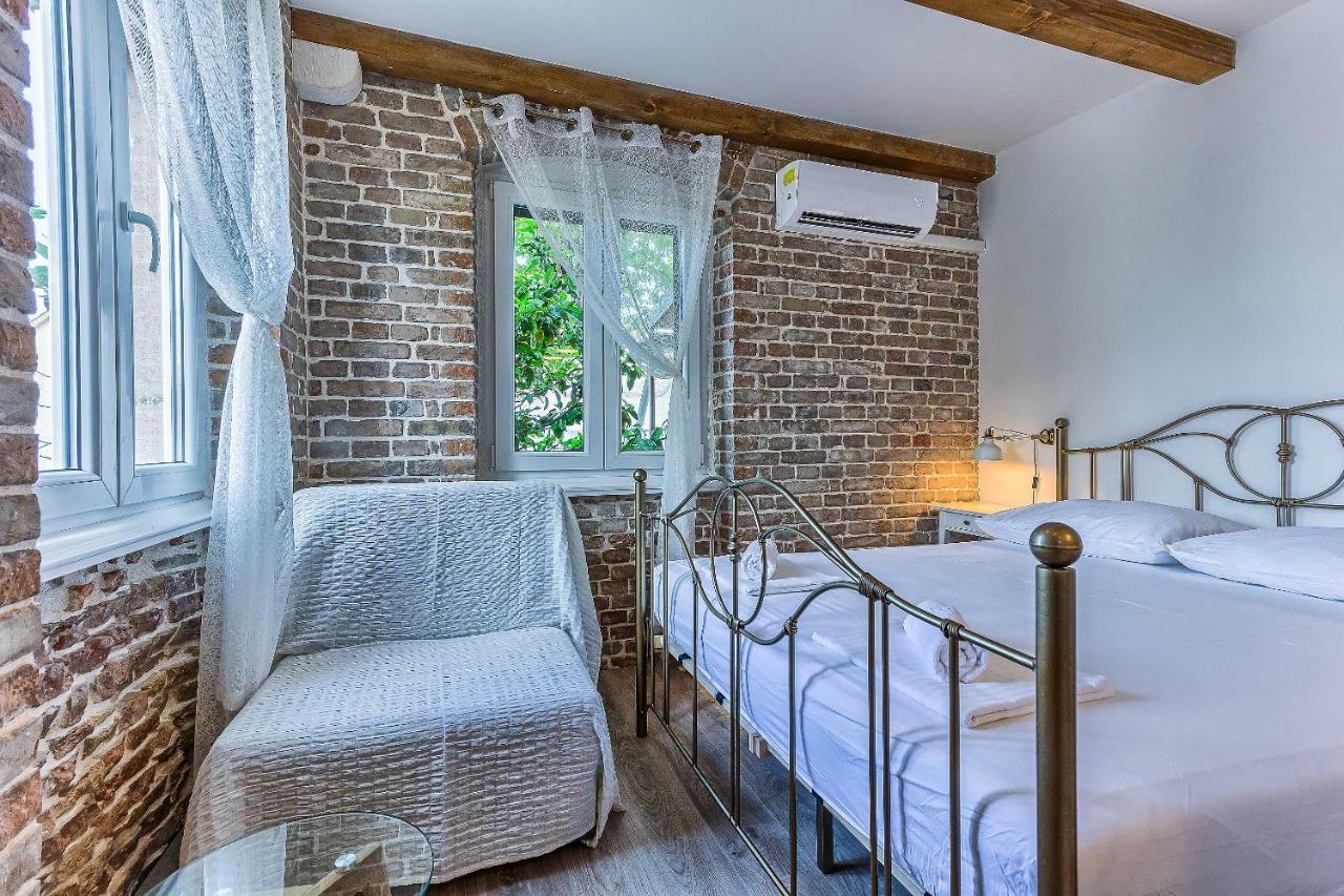 Charming Studio Apartment Спліт Екстер'єр фото