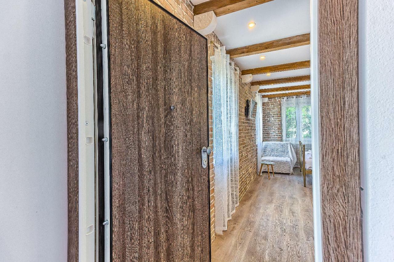 Charming Studio Apartment Спліт Екстер'єр фото