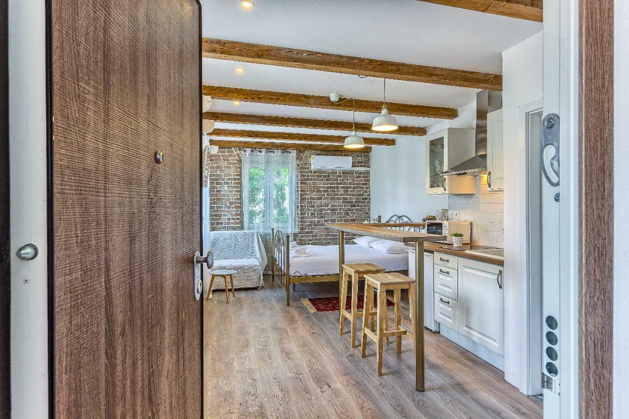 Charming Studio Apartment Спліт Екстер'єр фото